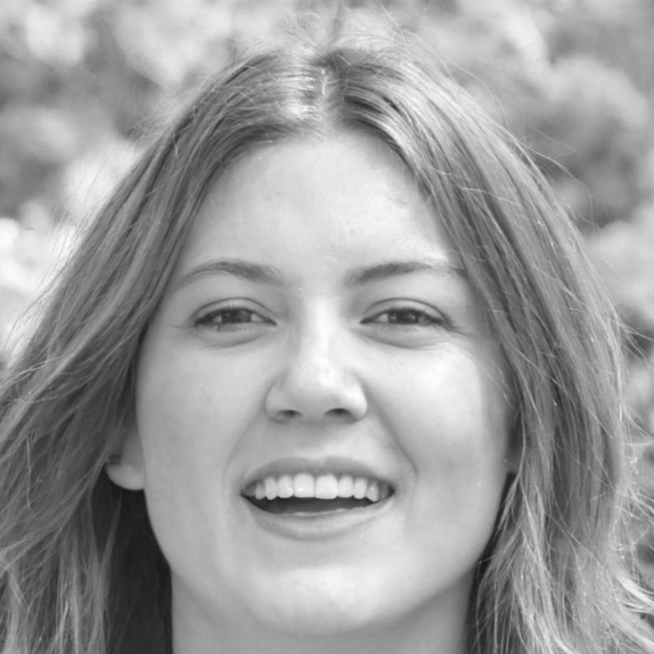 Porträt von Finanzpsychologin Sarah Westphal