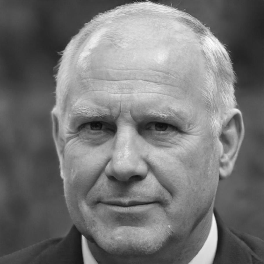 Porträt von Finanzberater Dr. Henrik Zimmermann